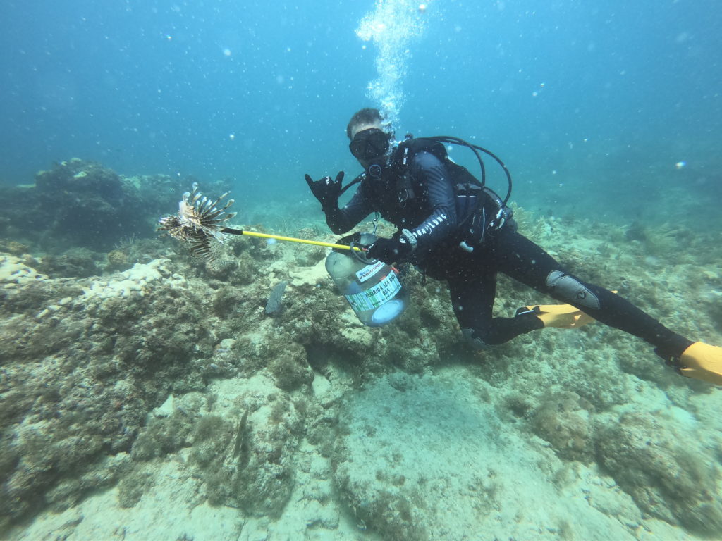 hunting lionfish in fort lauderdale