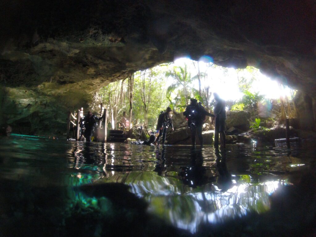 scuba diving cenote in tulum