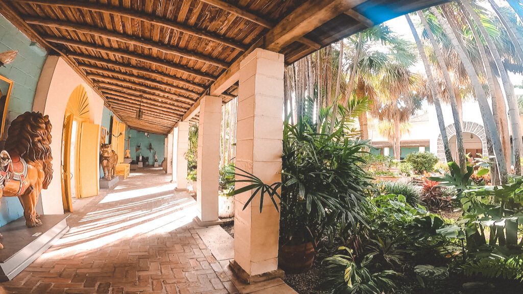 courtyard and walkway at bonnet house in fort lauderdale