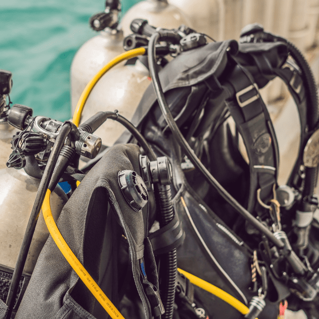 7 Best Travel BCDs in 2023 (By a Dive Professional)